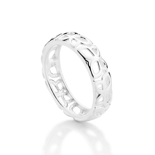 Anillo con mariposas caladas en plata de ley 925 maciza.